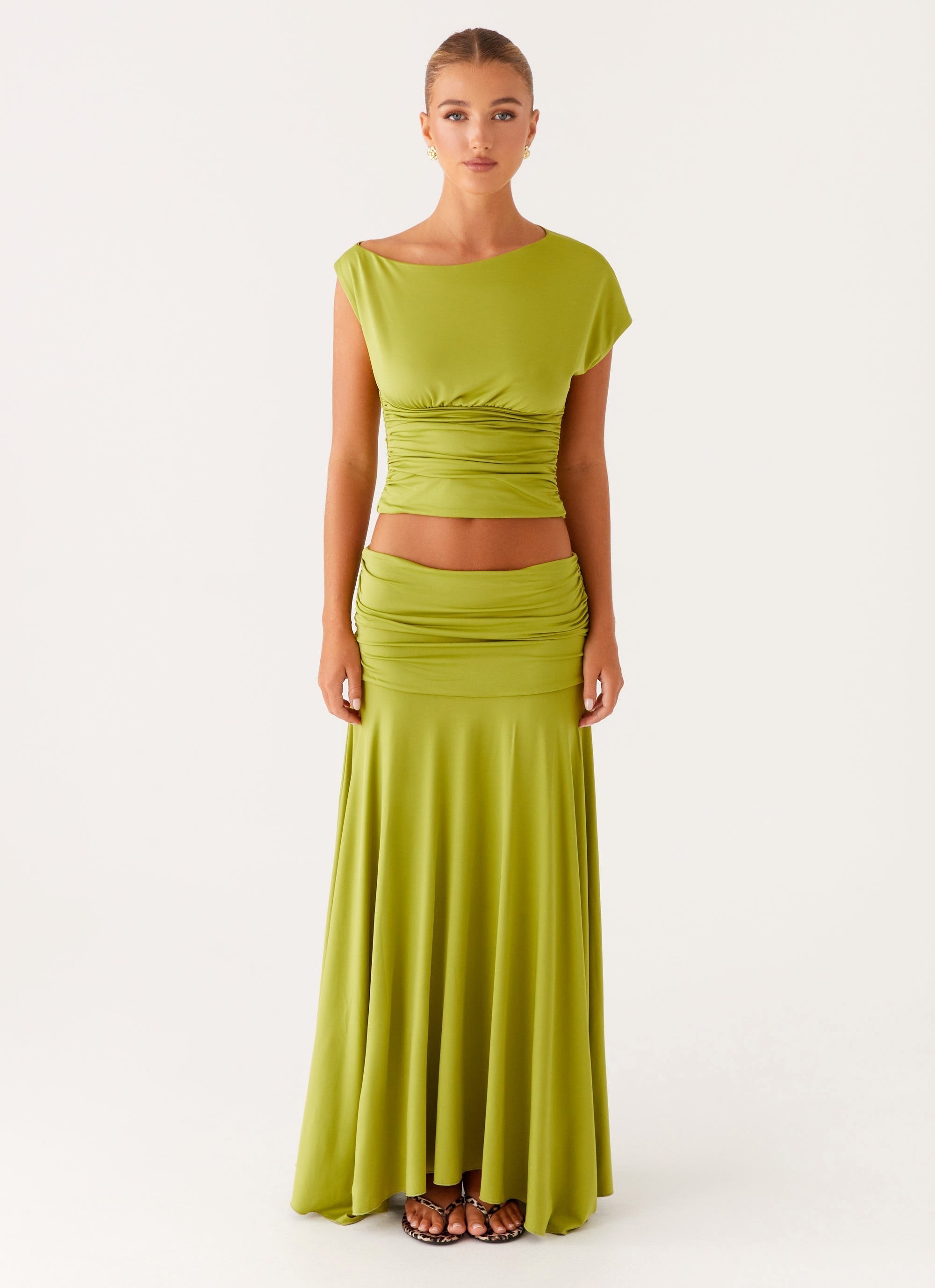 Riana Diva Hollywood Set