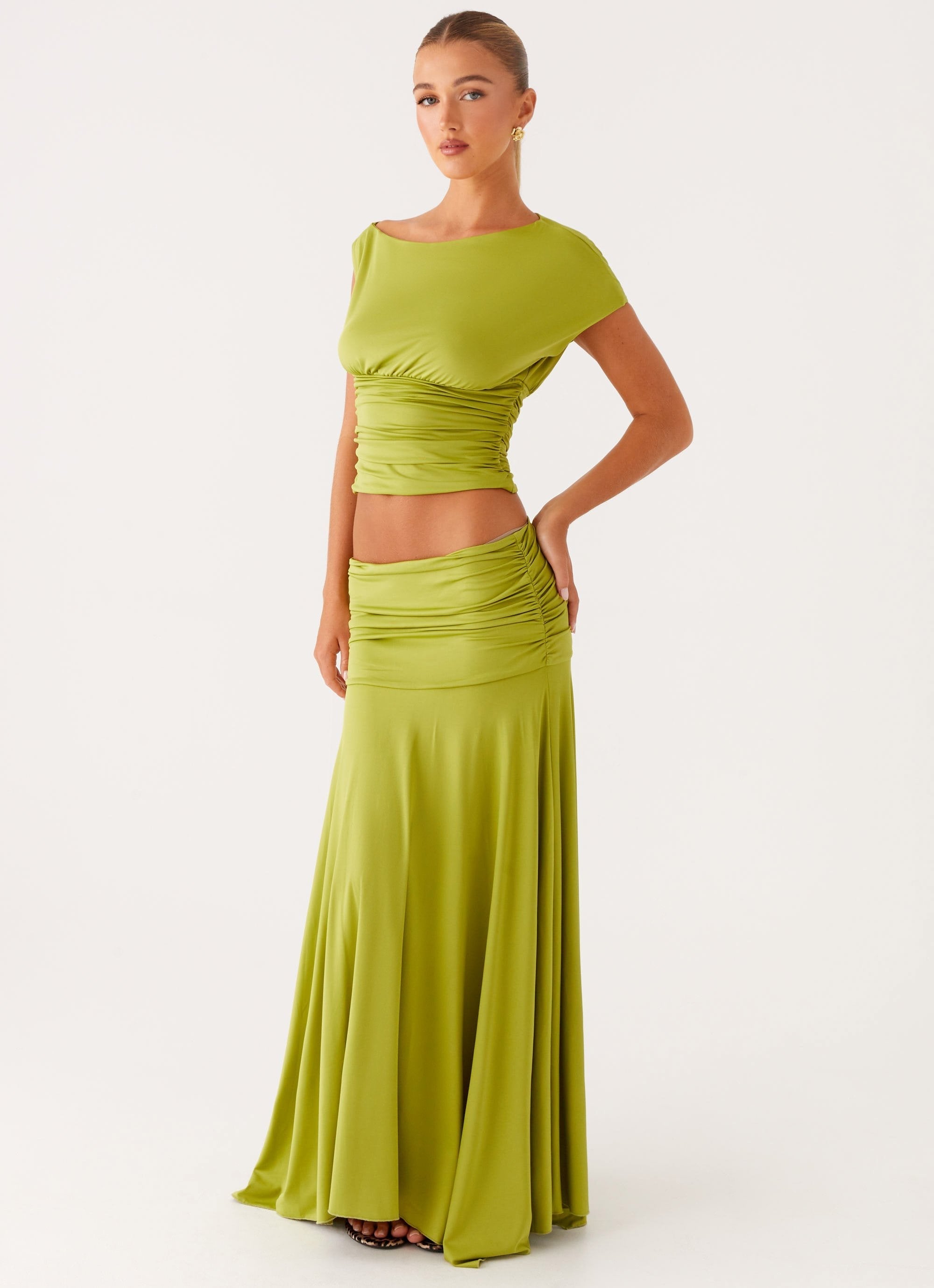 Riana Diva Hollywood Set
